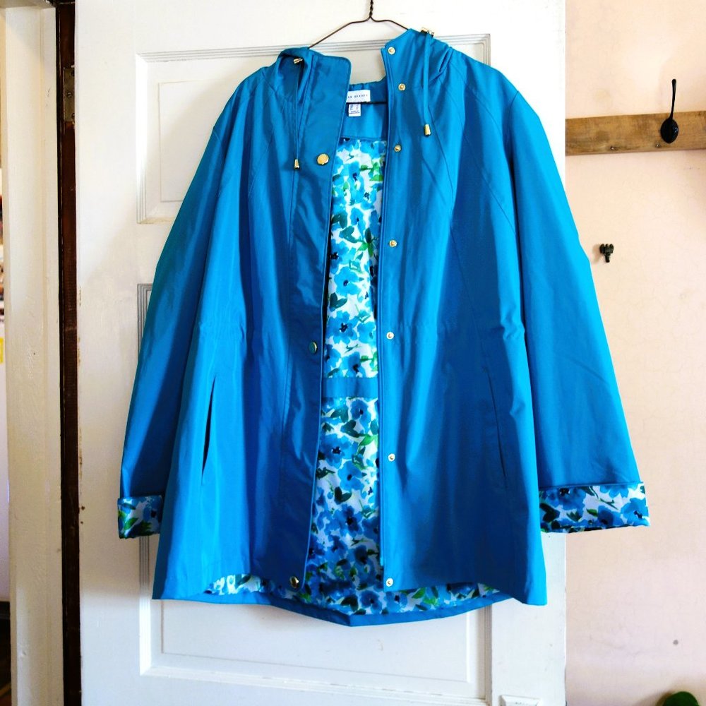 Susan Graver Teal Water Resistant Zip Front Jacket with Seaming Detail Size L